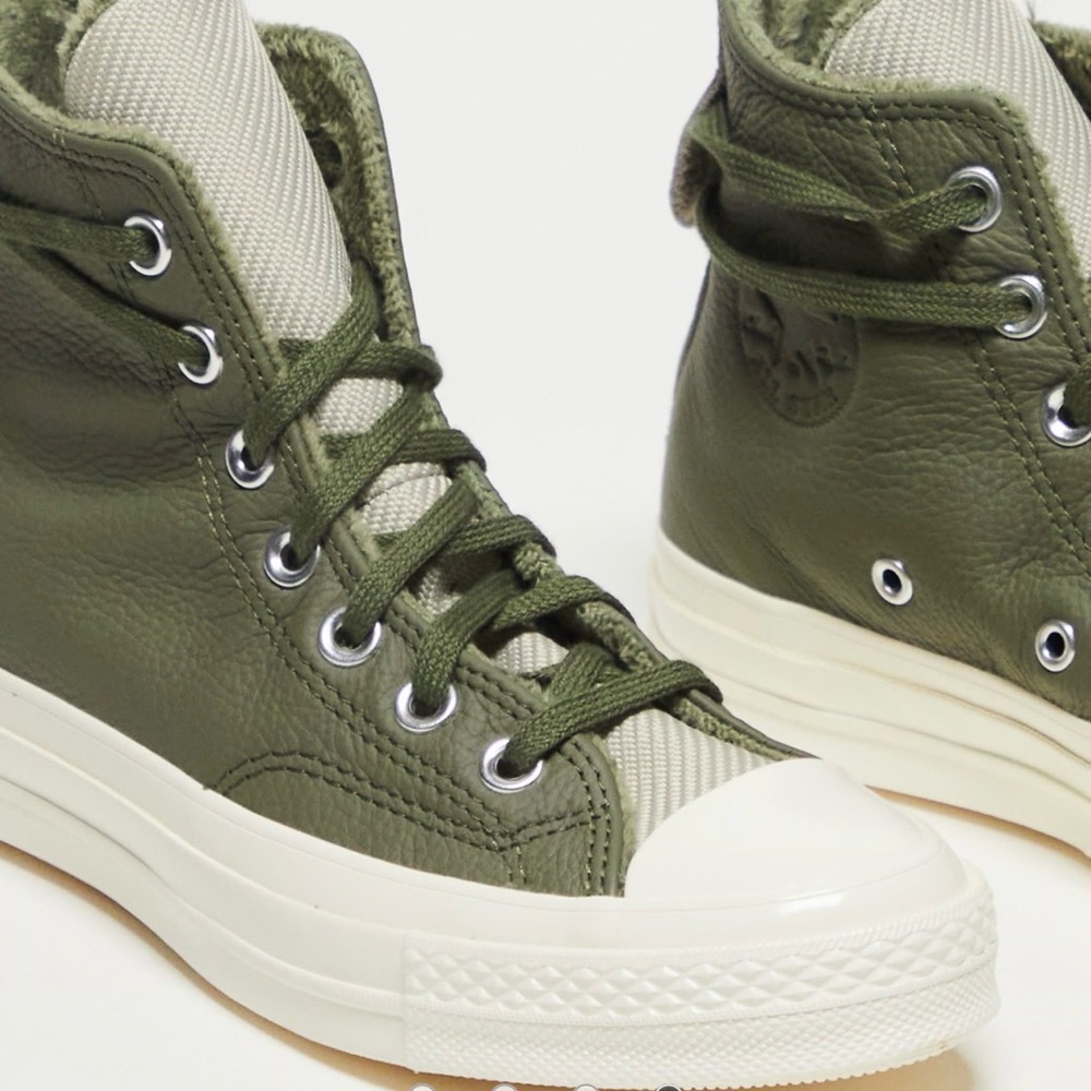 Converse Chuck 70 Hi top leather trainers with faux fur lining in utility green - Picture 3 of 13
